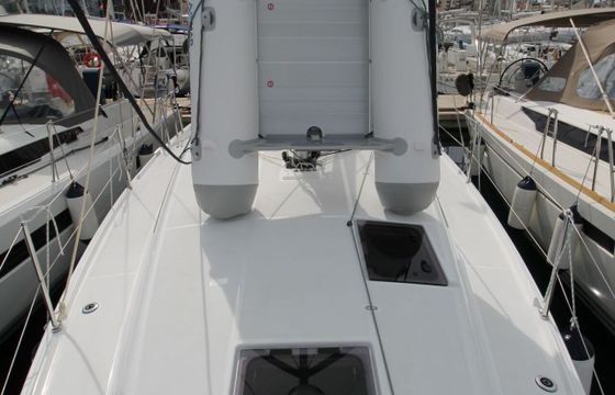 Sailboat Jeanneau Sun Odyssey 380 11m