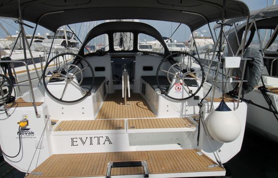 Sailboat Jeanneau Sun Odyssey 380 11m
