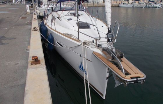 Sailboat Jeanneau Sun Odyssey 419 12m