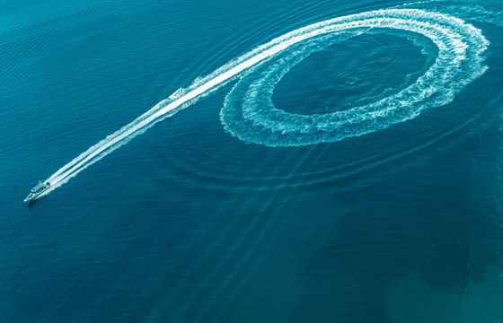 Motorboat Axopar 37 Sun Top 700hp