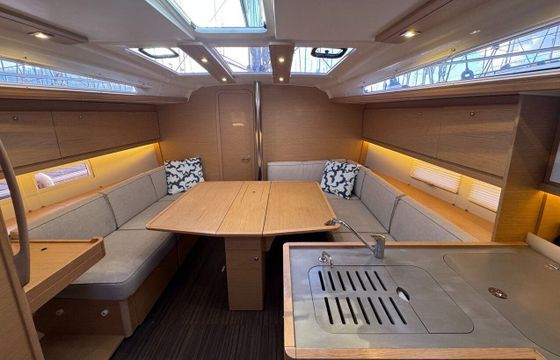 Sailboat Dufour Yachts Dufour 390 11.94m