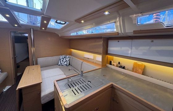 Sailboat Dufour Yachts Dufour 390 11.94m