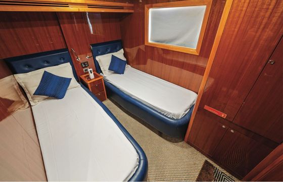 Motor yacht Duretti 2015