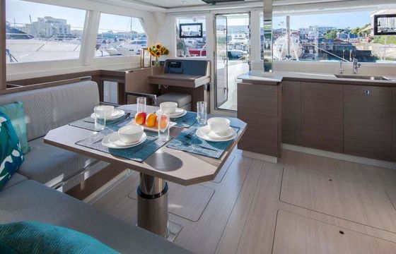 Catamaran Moorings 4200/4 12m