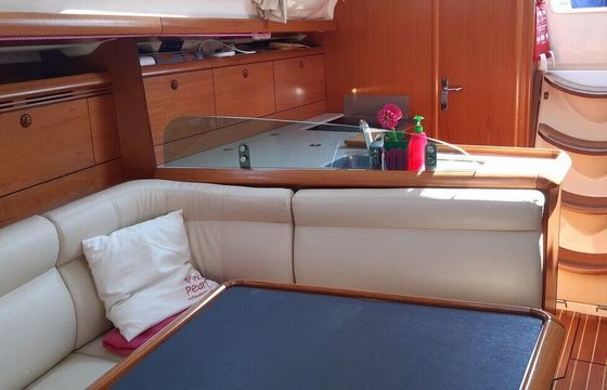 Sailboat Jeanneau Sun Odyssey 37 11.47m