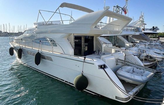 Motorboat Eminence X6 1220hp