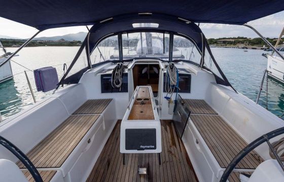 Sailboat Dufour Yachts Dufour 382 GL 11m