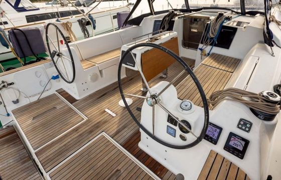 Sailboat Dufour Yachts Dufour 382 GL 11m