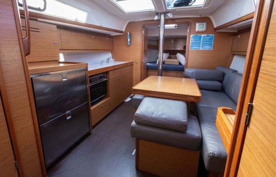 Sailboat Dufour Yachts Dufour 382 GL 11m