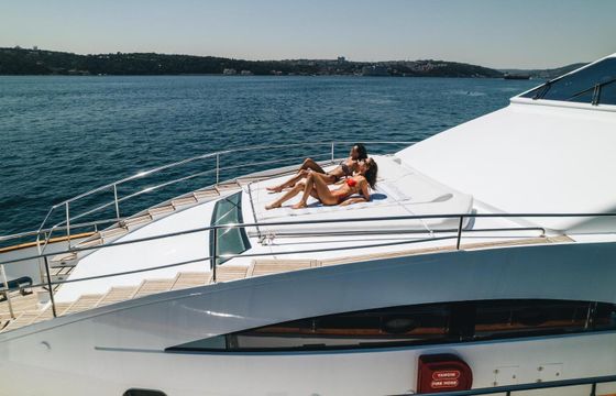 Motor yacht custom-made 2010 800hp