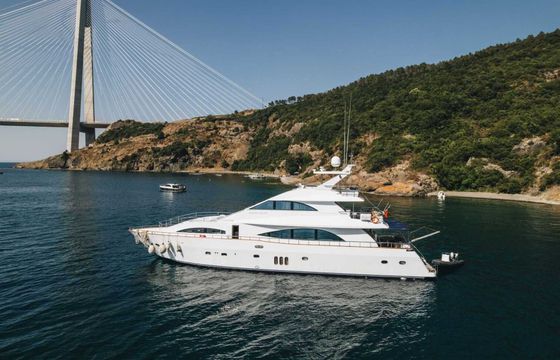 Motor yacht custom-made 2010 800hp