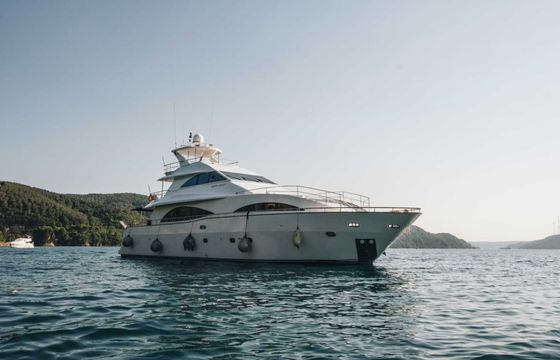 Motor yacht custom-made 2010 800hp