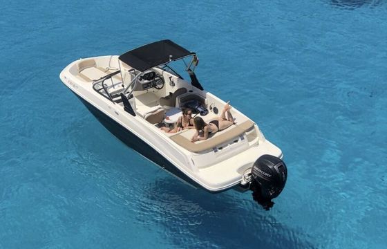 Motorboat Bayliner Vr6 150hp