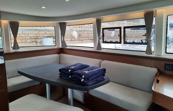 Catamaran Lagoon 42 12m