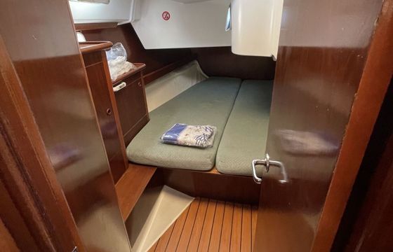 Sailboat Beneteau Oceanis Clipper 461 14m