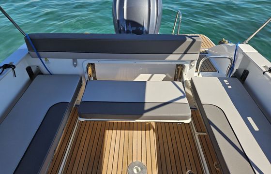 Motorboat Jeanneau Cap Camarat 7.5 Wa 300hp