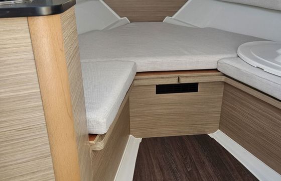 Motorboat Jeanneau Cap Camarat 7.5 Wa 300hp