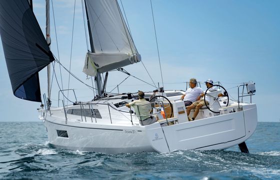 Sailboat Oceanis 37.1 11m