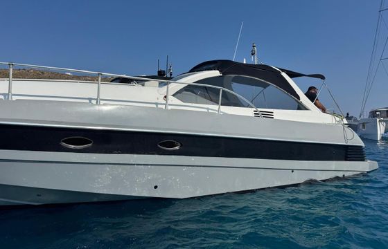 Motor yacht Pershing 38 Prershing 38,MYKONOS South coast,SANTORINI,PAROSea 840hp