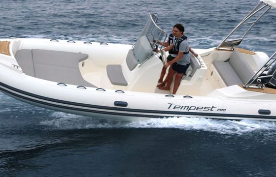 RIB TEMPEST 700 200hp