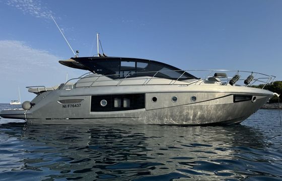 Motor yacht Cranchi M 44 Ht 800hp