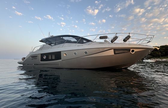Motor yacht Cranchi M 44 Ht 800hp