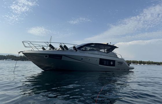 Motor yacht Cranchi M 44 Ht 800hp