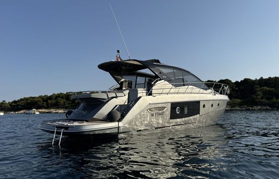 Motor yacht Cranchi M 44 Ht 800hp