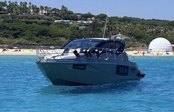 Motor yacht Cranchi M 44 Ht 800hp