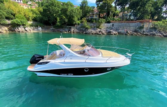 Motorboat Salpa Laver 23X 250hp