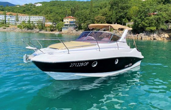 Motorboat Salpa Laver 23X 250hp