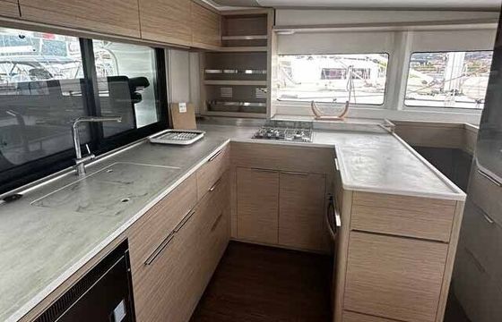 Catamaran Lagoon-Bénéteau Lagoon 46 - 4 + 2 cab. 13m