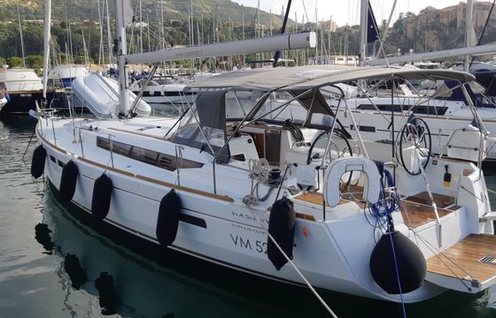Sailboat Jeanneau Sun Odyssey 519 15.75m