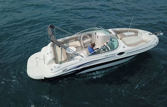 Motorboat Sea Ray 240 Sundeck 320hp