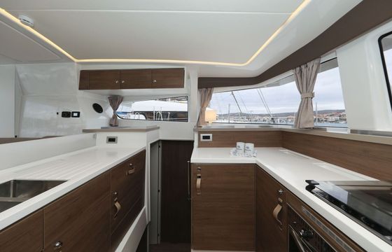 Catamaran Catana Group Bali 4.2 - 4 + 1 cab. 12m