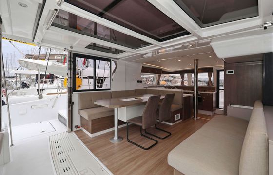 Catamaran Catana Group Bali 4.2 - 4 + 1 cab. 12m
