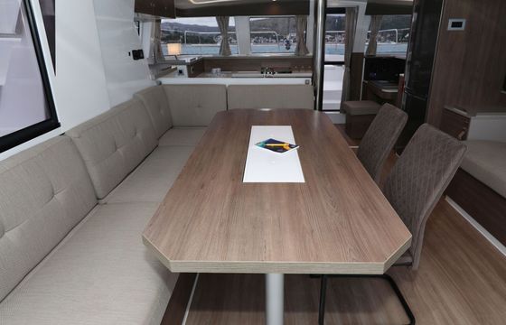 Catamaran Catana Group Bali 4.2 - 4 + 1 cab. 12m