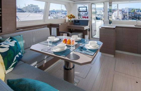 Catamaran Moorings 4200/3 12m