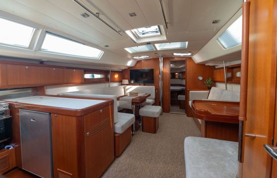 Sailboat Beneteau Oceanis 50 15.1m