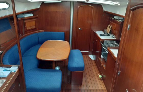 Sailboat BENETEAU OCEANIS 393 12m
