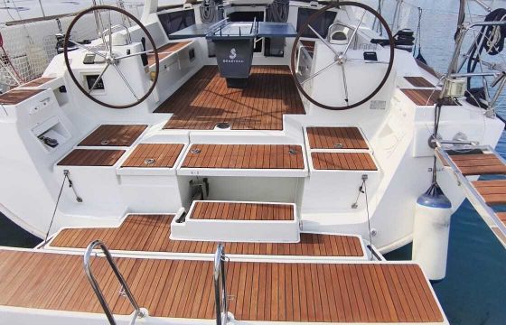 Sailboat Beneteau Oceanis 45 13.85m