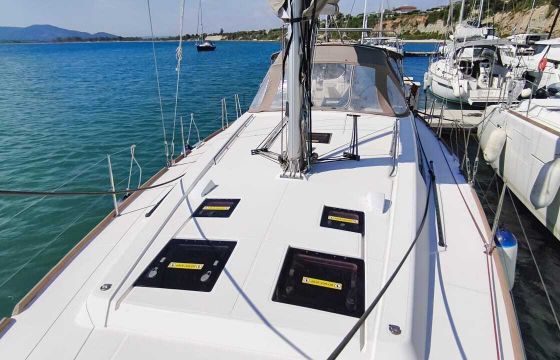 Sailboat Beneteau Oceanis 45 13.85m