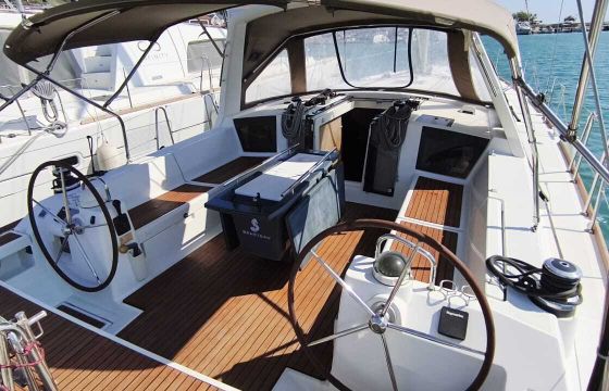 Sailboat Beneteau Oceanis 45 13.85m