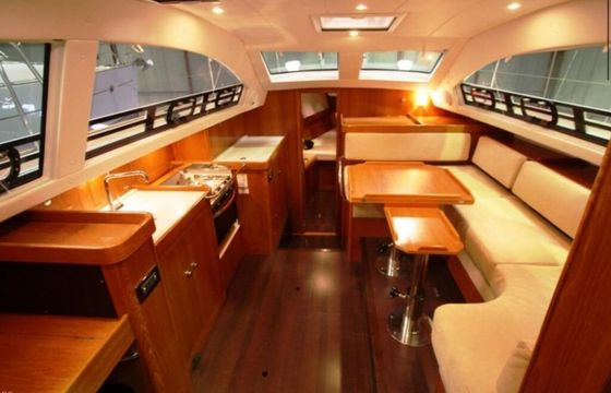 Sailboat Wauquiez Pilot Saloon 40 13m
