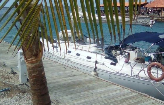 Sailboat Dufour Yachts 43 classic 13m