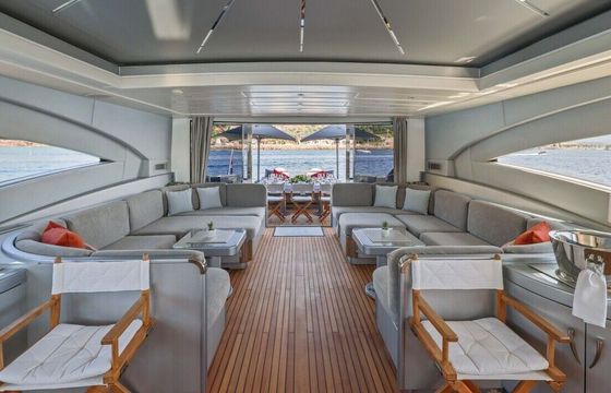 Motor yacht Mangusta 108 5500hp