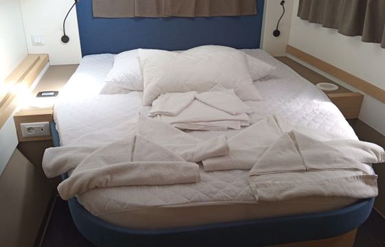 Catamaran Fountaine Pajot Astrea 42 12m