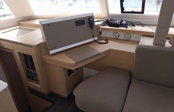 Catamaran Fountaine Pajot Astrea 42 12m
