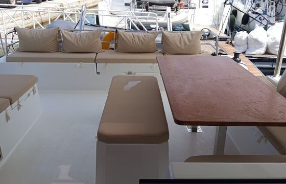 Catamaran Fountaine Pajot Astrea 42 12m