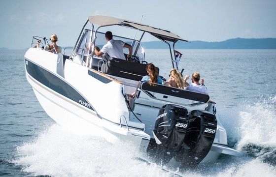 Motorboat Beneteau Flyer 8.8 400hp
